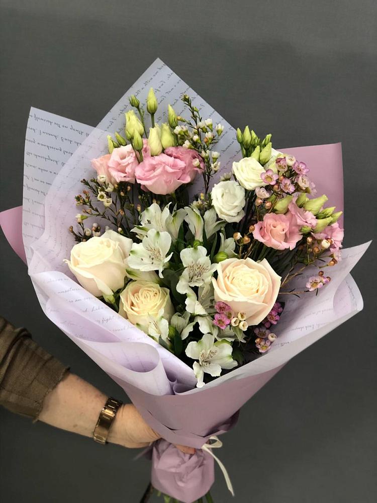 Букет цветов из: Альстромерии, Розы и Лизиантусы в Центральный