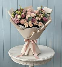 Букет цветов из:  Розы и Лизиантусы в Центральный