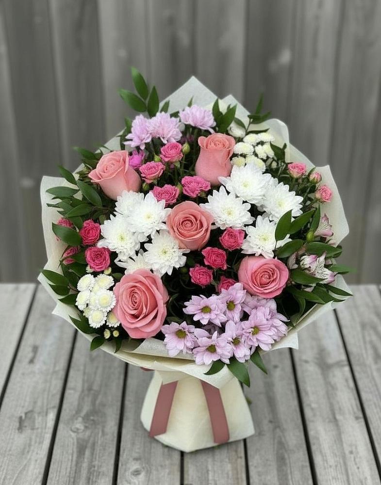 Букет цветов из: Альстромерии, Гвоздики, Розы и Хризантемы в Центральный