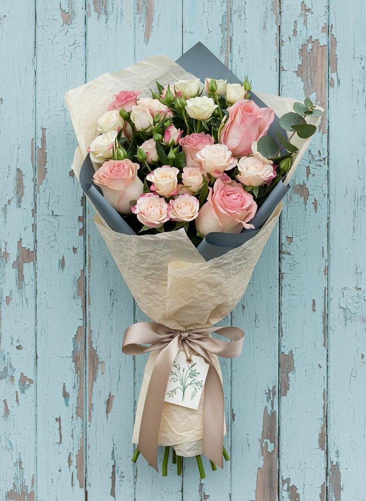 Букет цветов из: Розы в Центральный