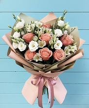 Букет цветов из:  Розы, Альстромерии и Лизиантусы в Центральный