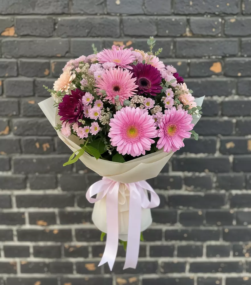 Букет цветов из: Герберы и Хризантемы в Центральный