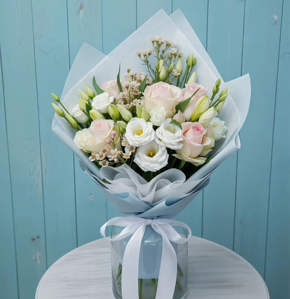 Букет цветов из: Розы и Лизиантусы в Центральный