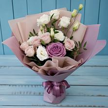 Букет цветов из:  Розы и Лизиантусы в Центральный