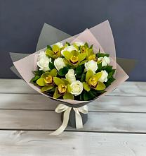 Букет цветов из:  Орхидеи и Розы в Центральный