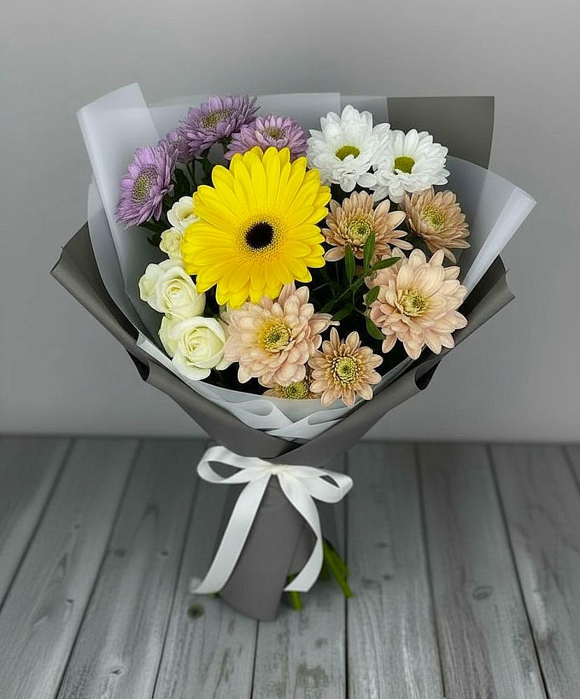 Букет цветов из: Розы, Герберы и Хризантемы в Центральный