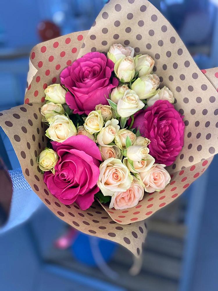 Букет цветов из: Розы в Центральный