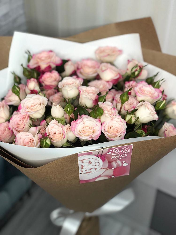 Букет цветов из: Розы в Центральный