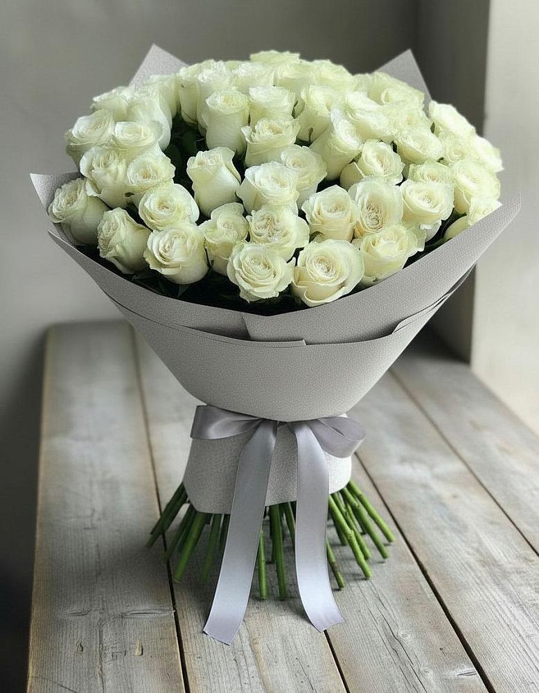 Букет 35 Белых роз в Центральный
