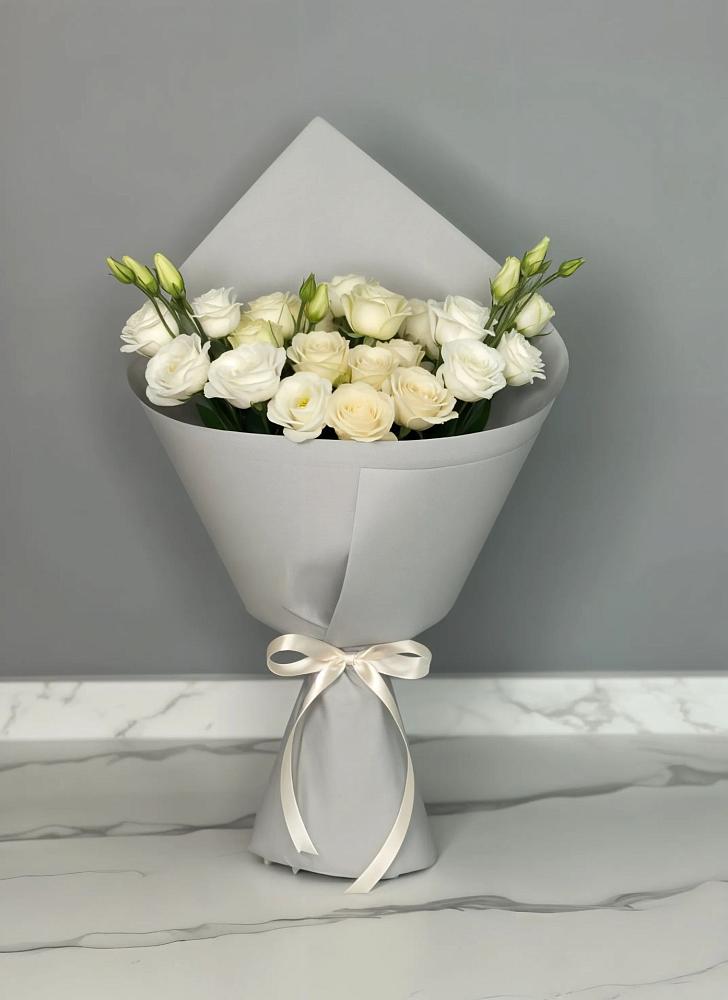 Букет цветов из: Розы и Лизиантусы в Центральный