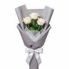Букет 3 белые розы в Центральный