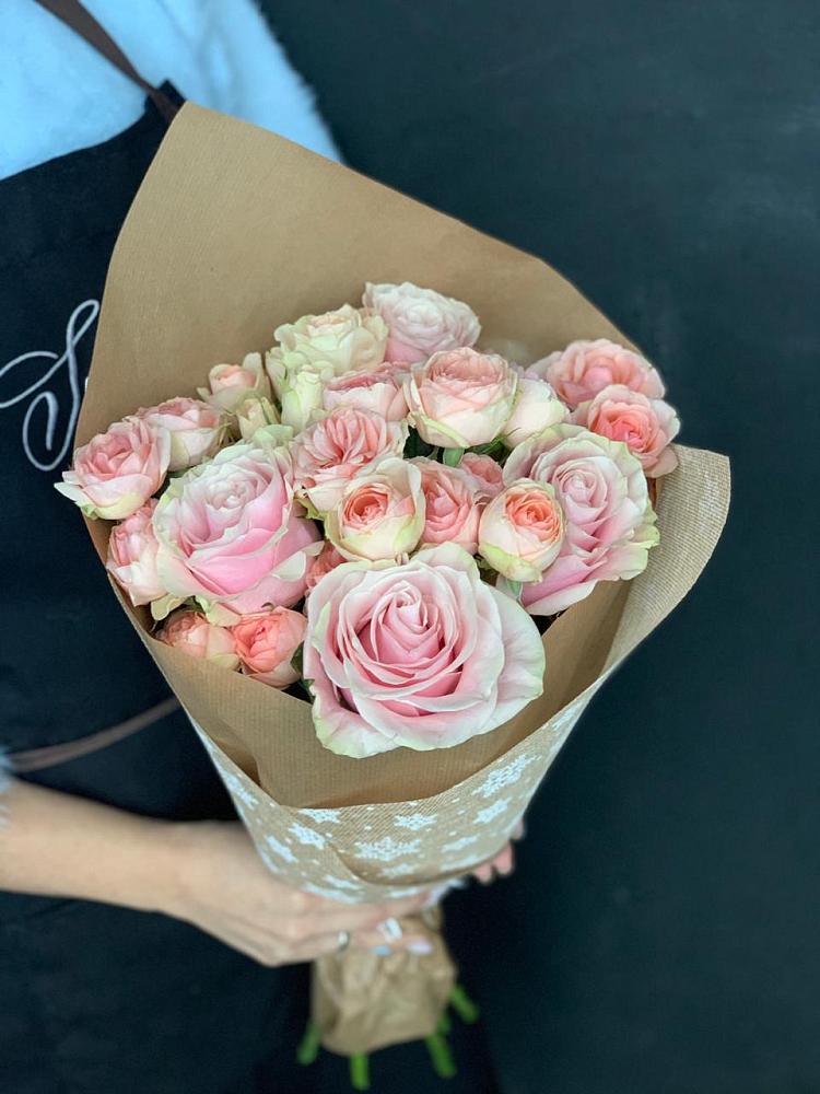 Букет цветов из: Хризантемы и Розы в Центральный