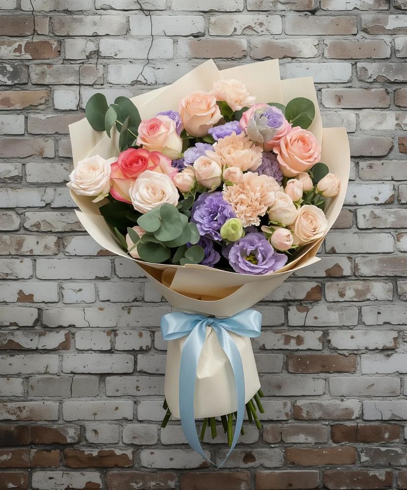 Букет цветов из: Розы, Лизиантусы и Гвоздики в Центральный