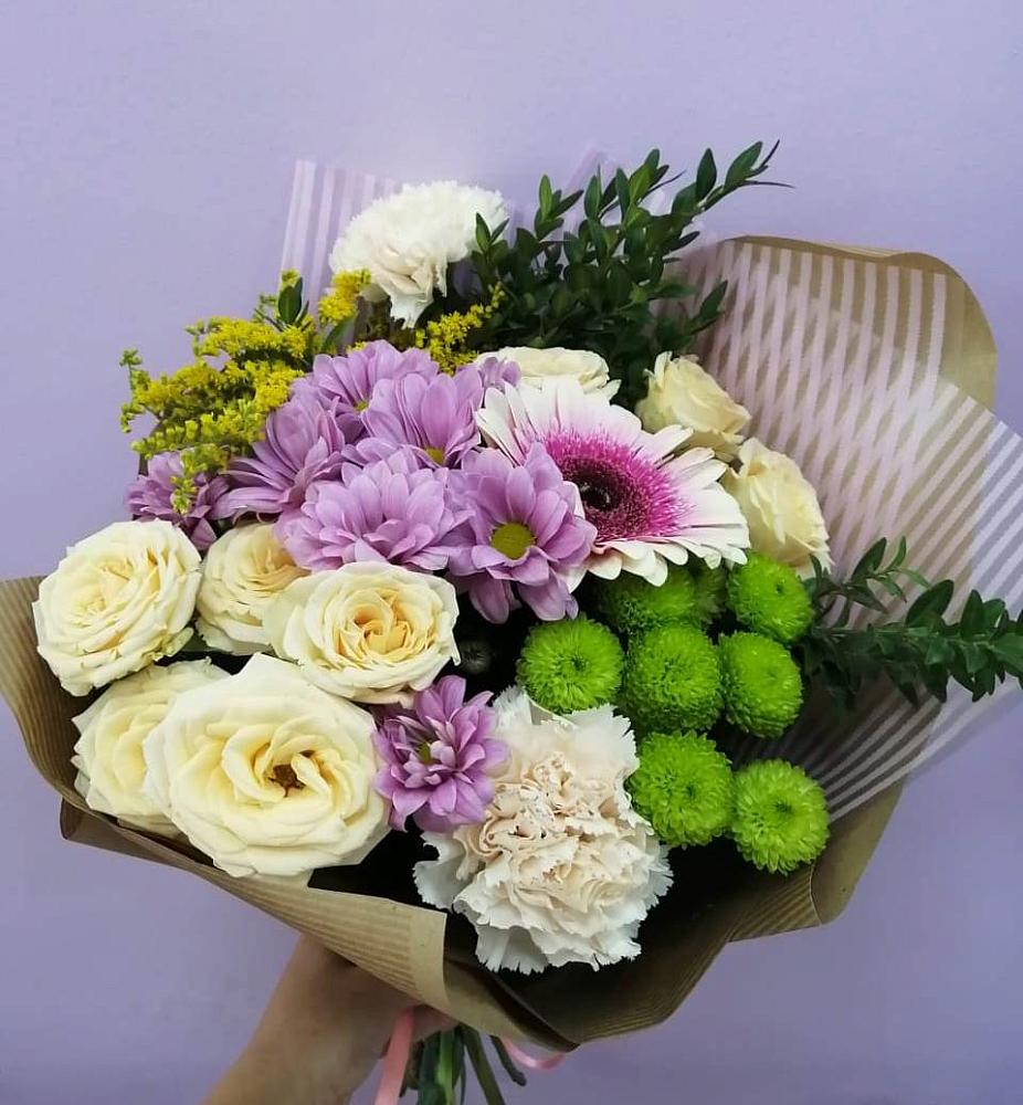 Букет цветов из: Хризантемы, Розы, Гвоздики и Герберы в Центральный