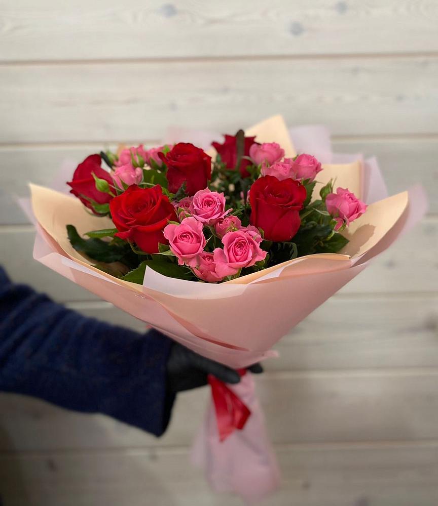 Букет цветов из: Розы в Центральный