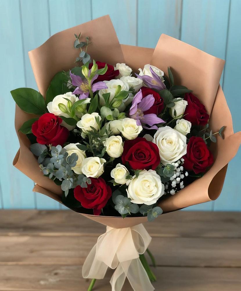Букет цветов из: Розы и Альстромерии в Центральный