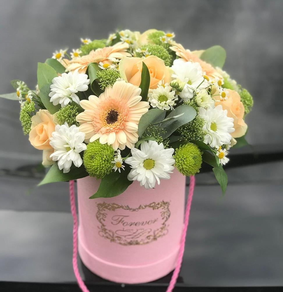 Цветочная композиция из Розы, Герберы и Хризантемы в шляпной коробке в Центральный