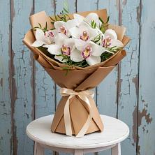 Букет цветов из:  Орхидеи и Розы в Центральный