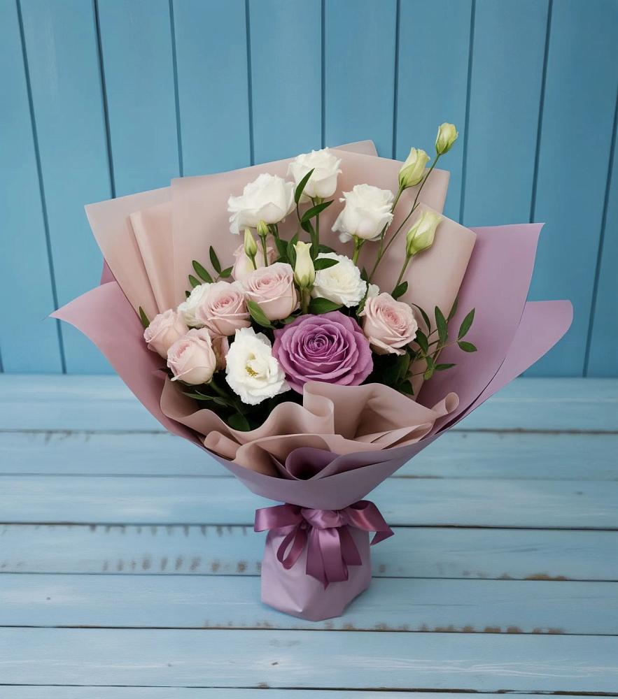 Букет цветов из: Розы и Лизиантусы в Центральный