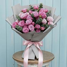 Букет цветов из:  Розы в Центральный